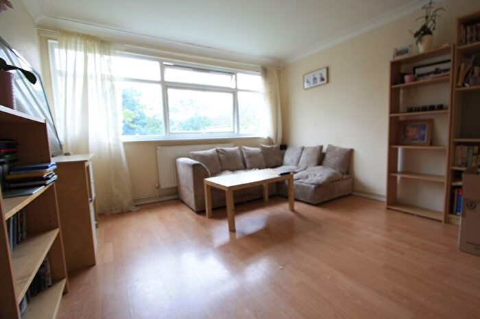 3 Bedroom Flat To Rent In Longford Court, West Ewell, KT19