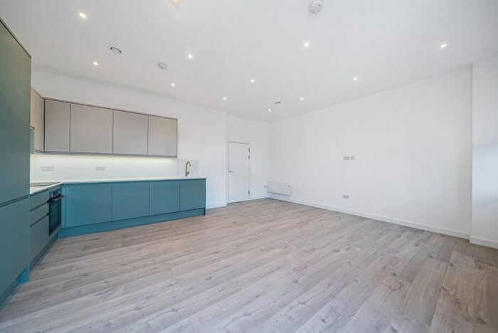 2 Bedroom Flat For Sale In Deptford High Street, London, SE8