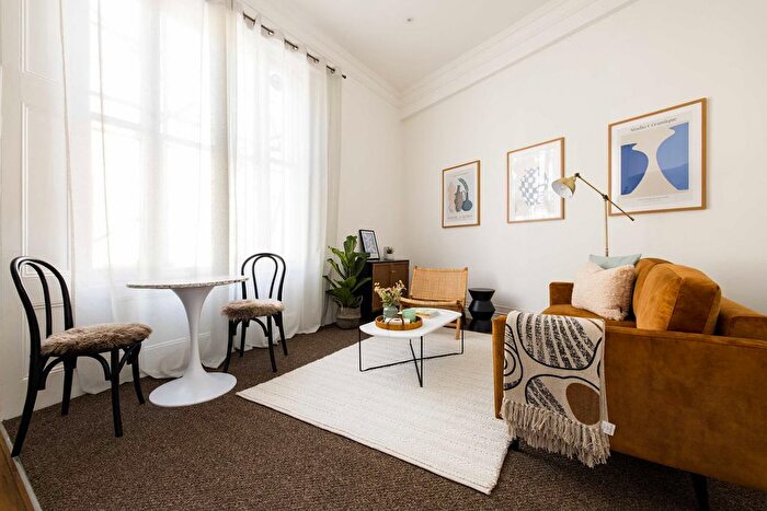 1 Bedroom Flat To Rent In Earl's Court, SW5