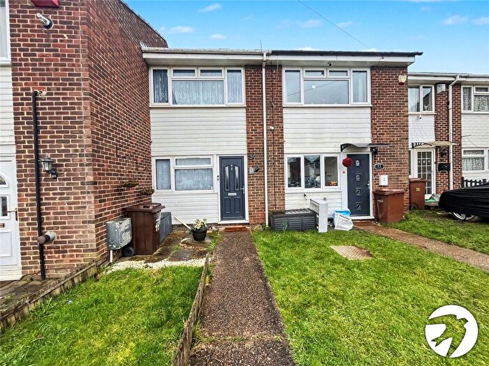 2 Bedroom Terraced House For Sale In Chelmsford Road, Rochester, Kent, ME2