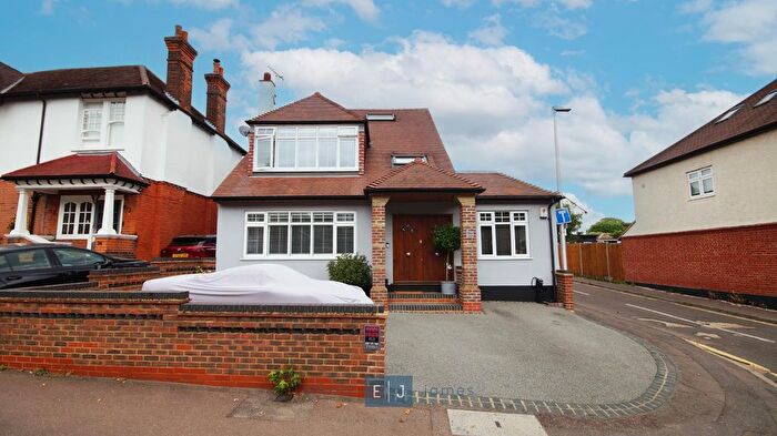 4 Bedroom Detached House For Sale In Monkhams Avenue, Woodford Green, IG8