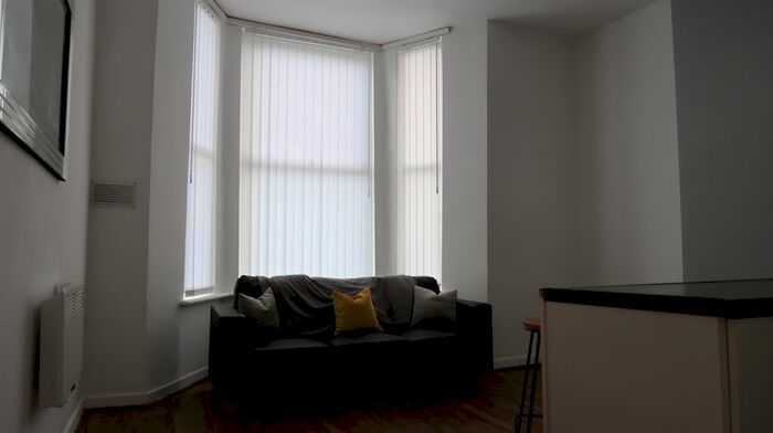 2 Bedroom Flat To Rent In Laurel Road, Liverpool, L7