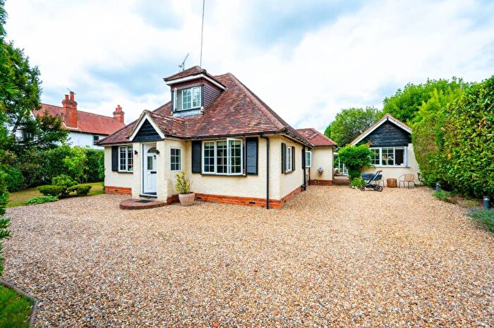 4 Bedroom Detached House For Sale In Goose Lane, Woking, GU22