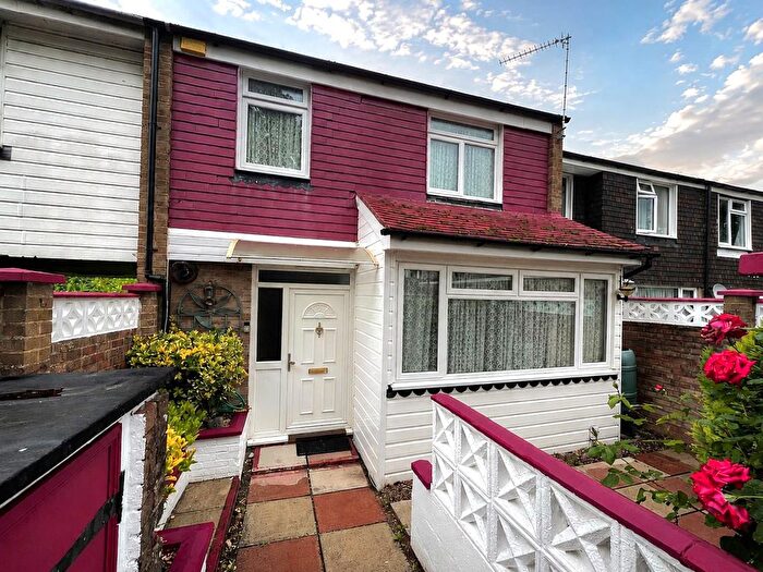 3 Bedroom Terraced House For Sale In Wateridge Road, Basingstoke, RG21