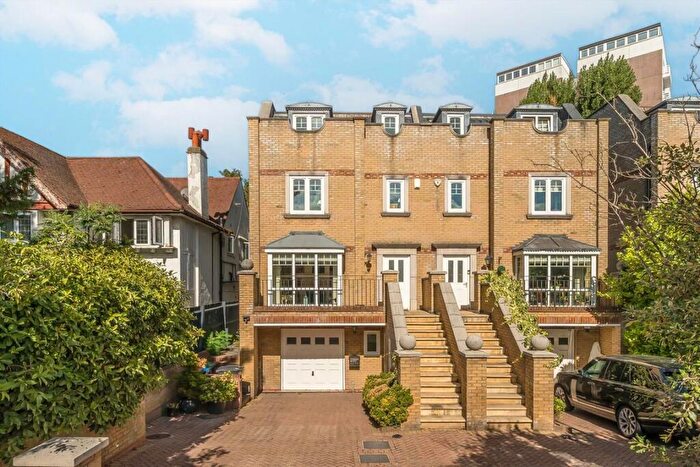 5 Bedroom Terraced House For Sale In Kingston Hill, Kingston Upon Thames, KT2