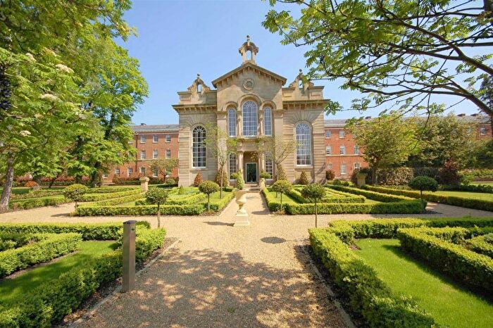 2 Bedroom Flat For Sale In Houseman Crescent, West Didsbury, M20