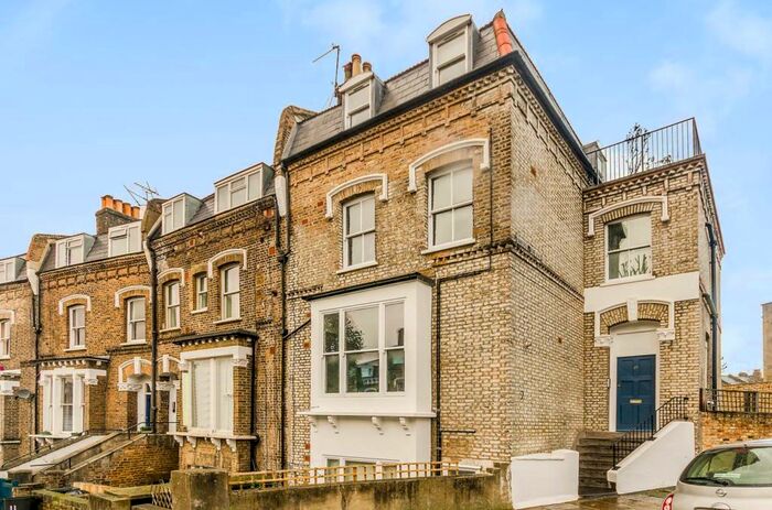 2 Bedroom Flat To Rent In Lady Somerset Road, Dartmouth Park, London, NW5