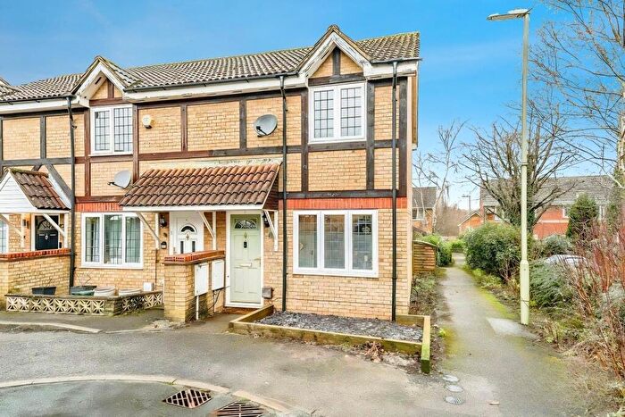 2 Bedroom End Of Terrace House For Sale In Whitestones, Basingstoke, RG22