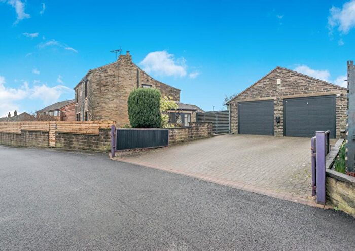 3 Bedroom Detached House For Sale In Spen View Lane, Bierley, Bradford, West Yorkshire, BD4