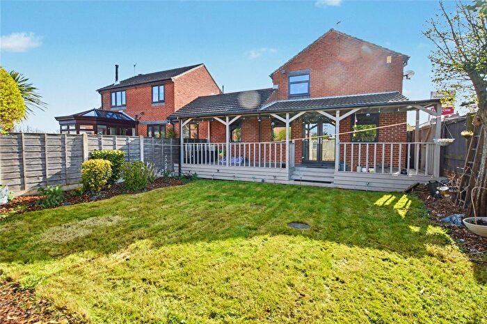 4 Bedroom Link Detached House For Sale In Pymont Court, Lofthouse, Wakefield, West Yorkshire, WF3