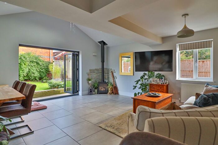 4 Bedroom Semi-detached House For Sale In Dunkirk Drive, Norton, WR5