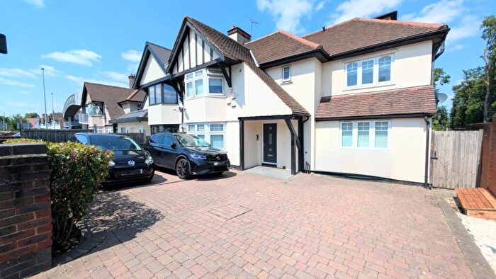 2 Bedroom Flat To Rent In Cricklewood Lane, Childs Hill, NW2