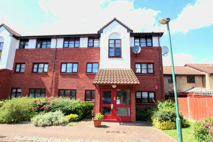 2 Bedroom Flat To Rent In Violet Close, Hackbridge, SM6