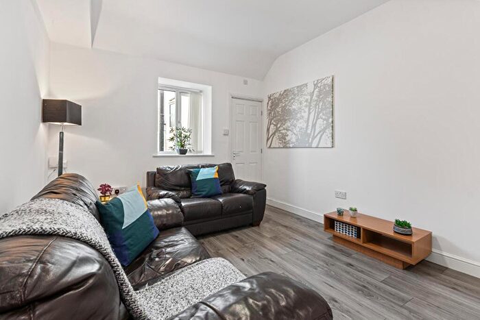 3 Bedroom House To Rent In North Lane, Leeds, LS6