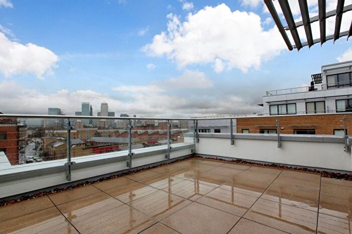 2 Bedroom Flat To Rent In Caspian Wharf, Seven Sea Gardens, Bow, London, E3