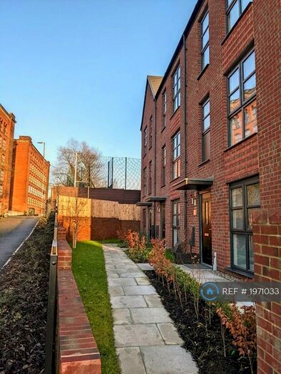 4 Bedroom Terraced House To Rent In Raja Ahmed Street, Manchester, M40