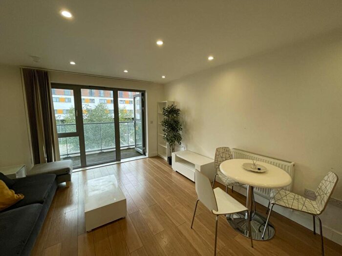 1 Bedroom Flat To Rent In Christian Street, Shadwell, London, E1