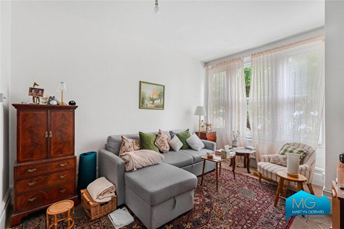 2 Bedroom Apartment To Rent In Fortis Green Avenue, East Finchley, London, N2