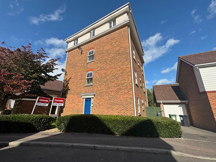2 Bedroom Flat To Rent In Swaffer Way, Ashford, TN23