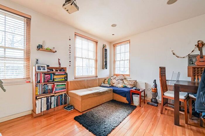 1 Bedroom Flat To Rent In Bow Road, Bow, London, E3