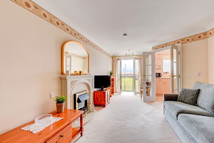 1 Bedroom Flat For Sale In Fairways Court, Whitby, YO21