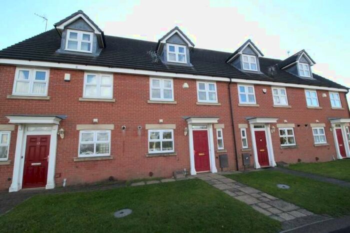 4 Bedroom Terraced House To Rent In Sandhills Avenue, Hamilton, Leicester, LE5