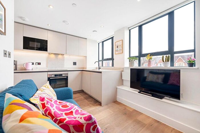 Studio For Sale In Balham High Road, SW12