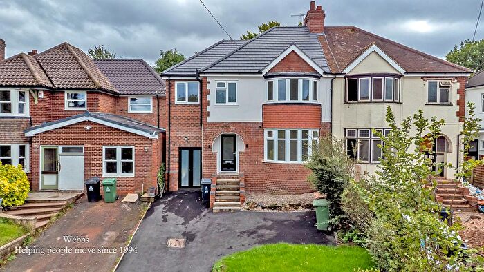 4 Bedroom Semi-detached House To Rent In Stoney Lane, Bloxwich, Walsall, WS3