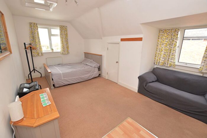 1 Bedroom Flat For Sale In Studio Apartment, Langton Green, Tunbridge Wells, TN3