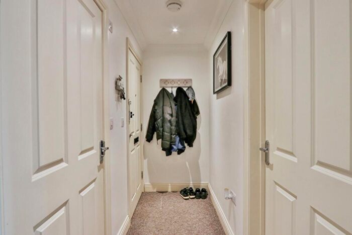 1 Bedroom Flat For Sale In Capstone Road, Bournemouth, Dorset, BH8