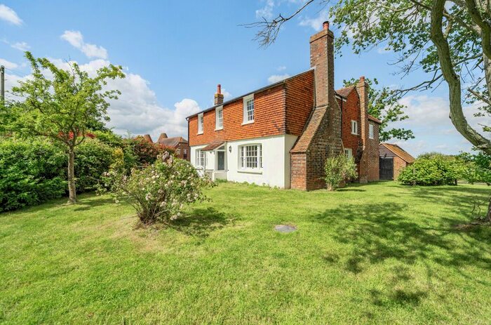 4 Bedroom Farmhouse To Rent In Sherenden Road, Tonbridge, TN11