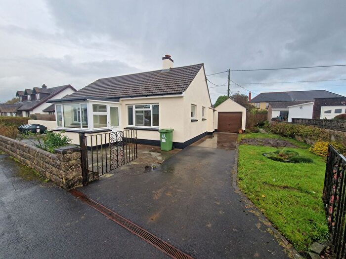 2 Bedroom Bungalow To Rent In Park Close, Holsworthy, EX22
