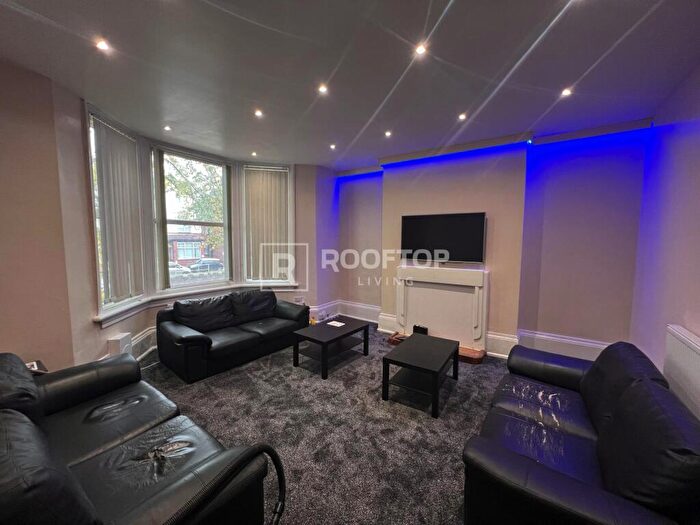 8 Bedroom House To Rent In Bainbridge Road, Leeds, LS6