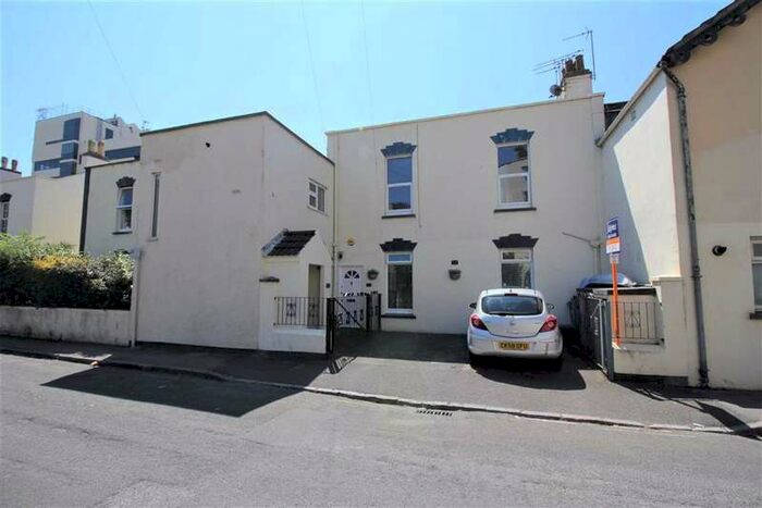 2 Bedroom Flat To Rent In Weston-super-mare, BS23