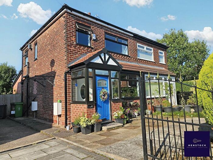 2 Bedroom Property To Rent In Kenwick Drive, Manchester, M40