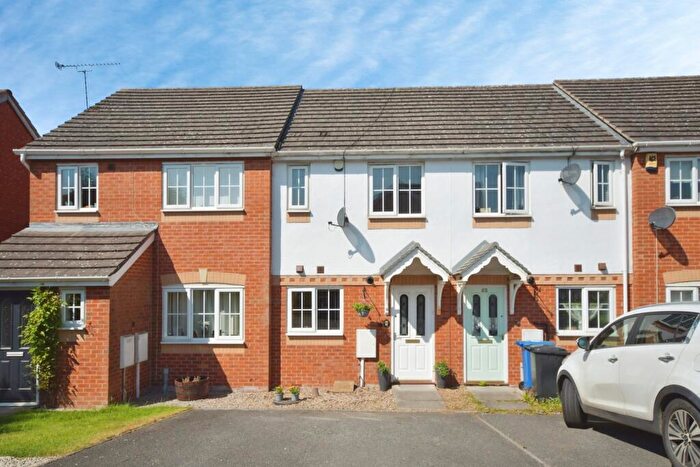 2 Bedroom Town House For Sale In Rempstone Drive, Chesterfield, Derbyshire, S41