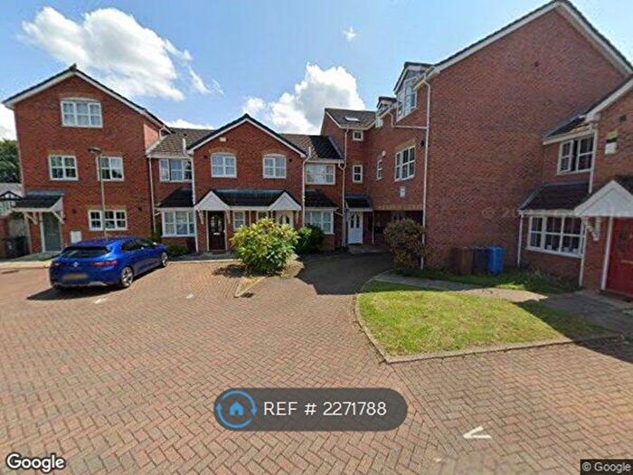 2 Bedroom Flat To Rent In Whitestar Court, Irlam, Manchester, M44