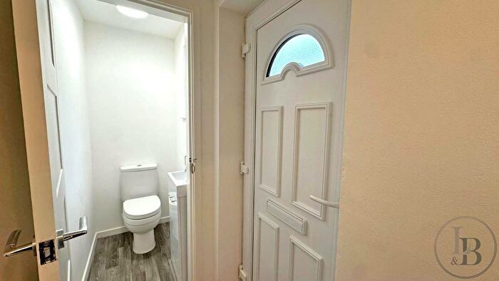 3 Bedroom Terraced House For Sale In Thorneywood Rise, Nottingham, NG3