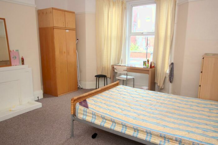 2 Bedroom Flat To Rent In Coniston Avenue, Jesmond, Newcastle Upon Tyne, NE2