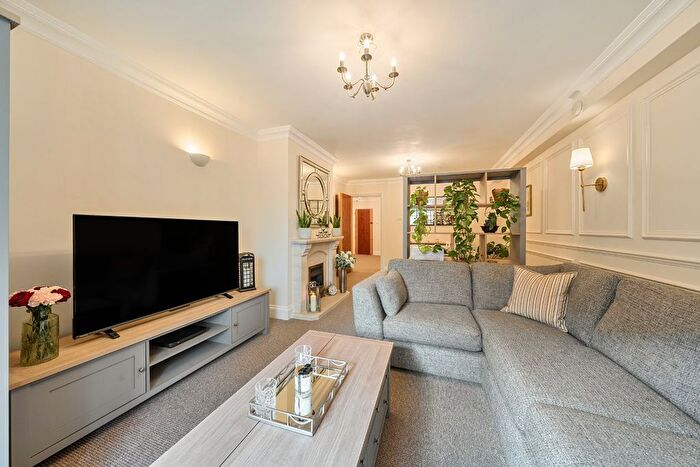 1 Bedroom Flat For Sale In The Avenue, Beckenham, BR3