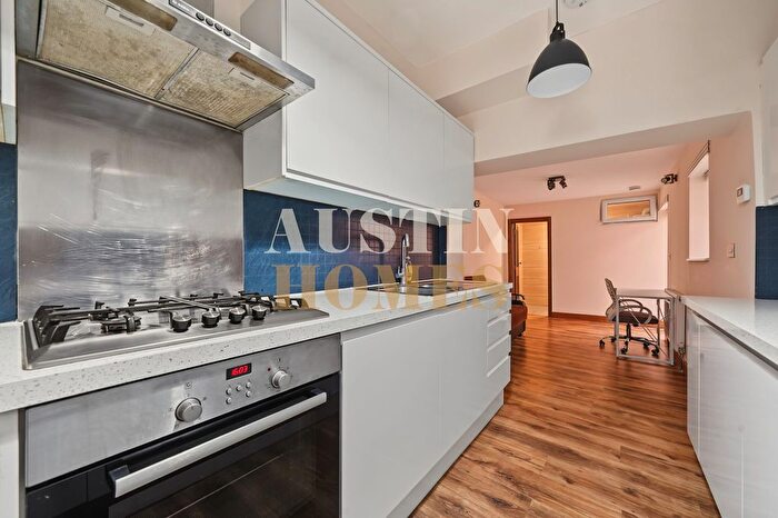 2 Bedroom Flat To Rent In York Way, London, N7