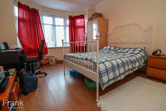 2 Bedroom Flat To Rent In Holyrood Avenue, Southampton, SO17