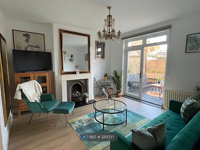 1 Bedroom Flat To Rent In Tower Bridge Road, London, SE1