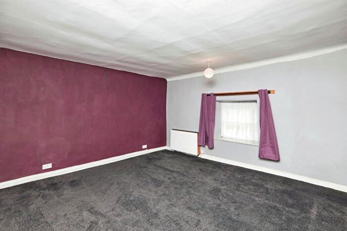 2 Bedroom Character Property For Sale In Roes Lane, Crich, Matlock, DE4