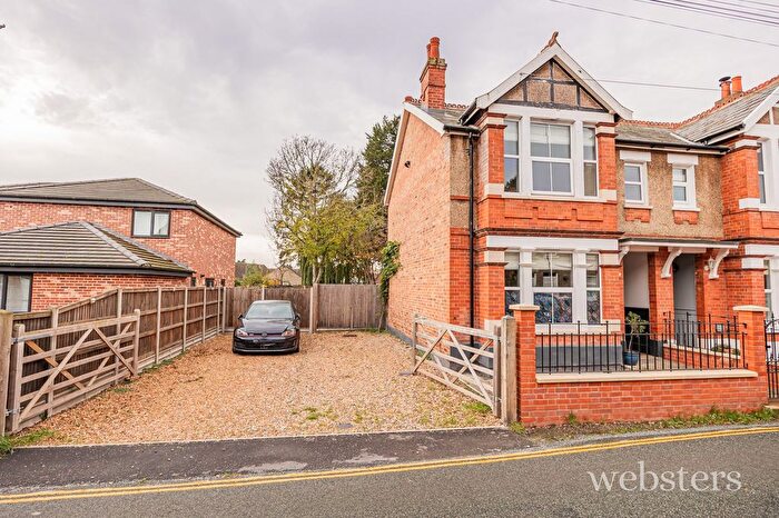 3 Bedroom Semi Detached House For Sale In New North Road, Attleborough, NR17