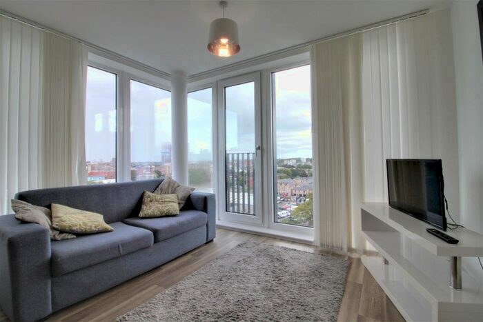 2 Bedroom Flat To Rent In Roosevelt Apartments, Lexington Gardens, Park Central, B15