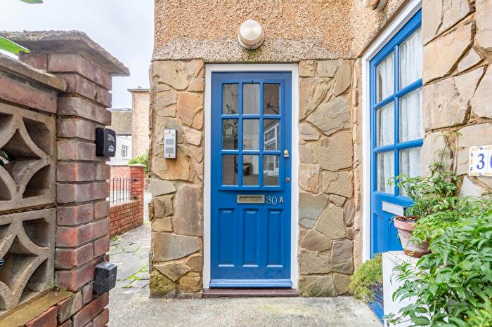 2 Bedroom Flat To Rent In Windlesham Gardens, Brighton, BN1