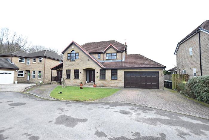 5 Bedroom Detached House To Rent In Wigton Chase, Leeds, LS17