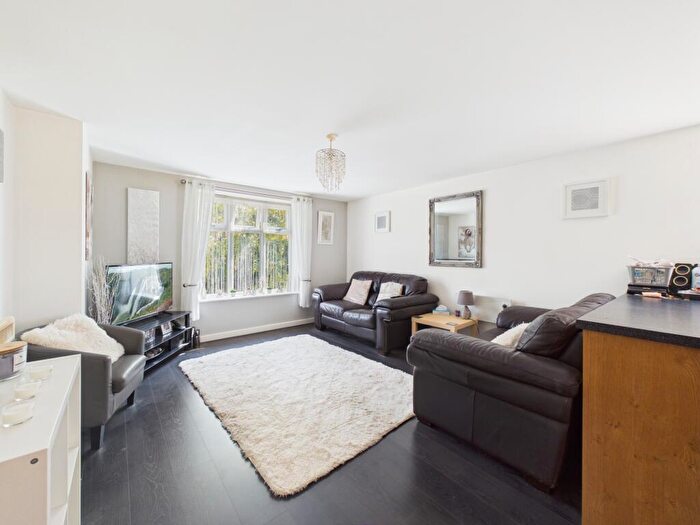 2 Bedroom Apartment For Sale In Great Willow Court, DE22