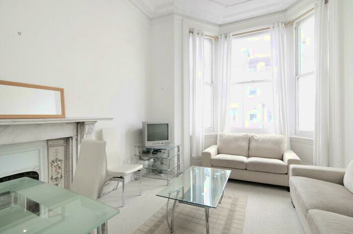 2 Bedroom Flat To Rent In Coleherne Road London, SW10